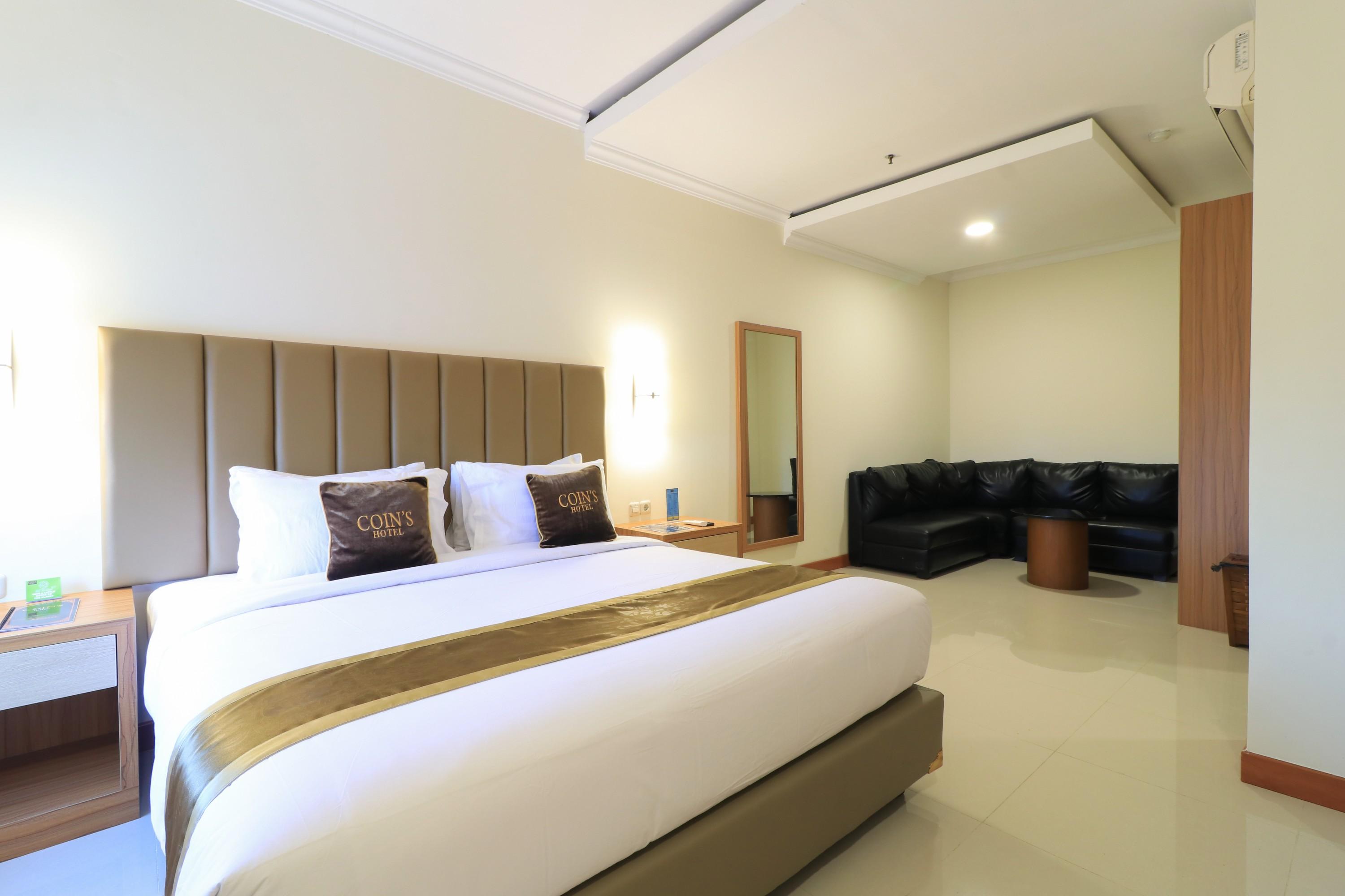 Coins Hotel Джакарта Экстерьер фото