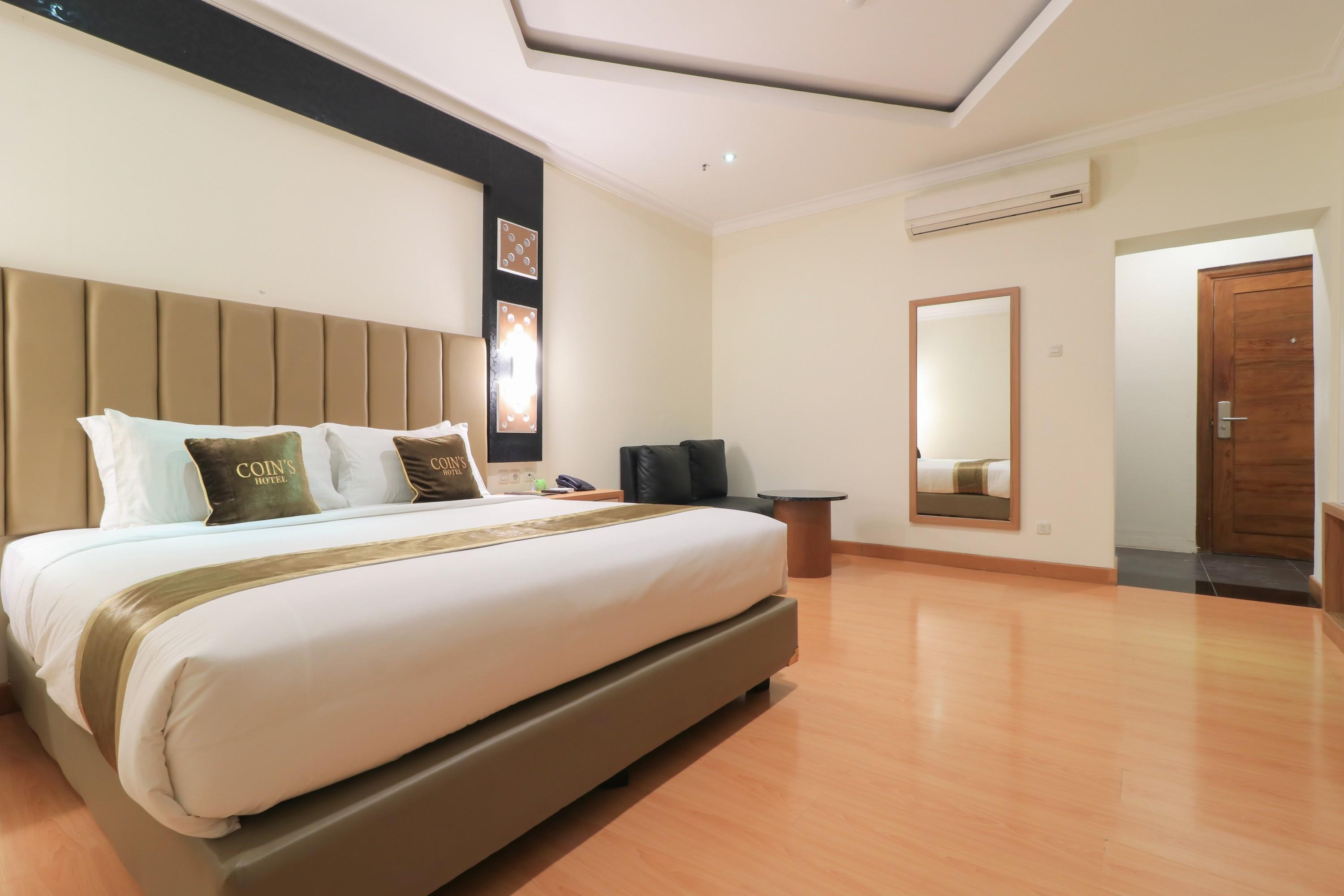 Coins Hotel Джакарта Экстерьер фото