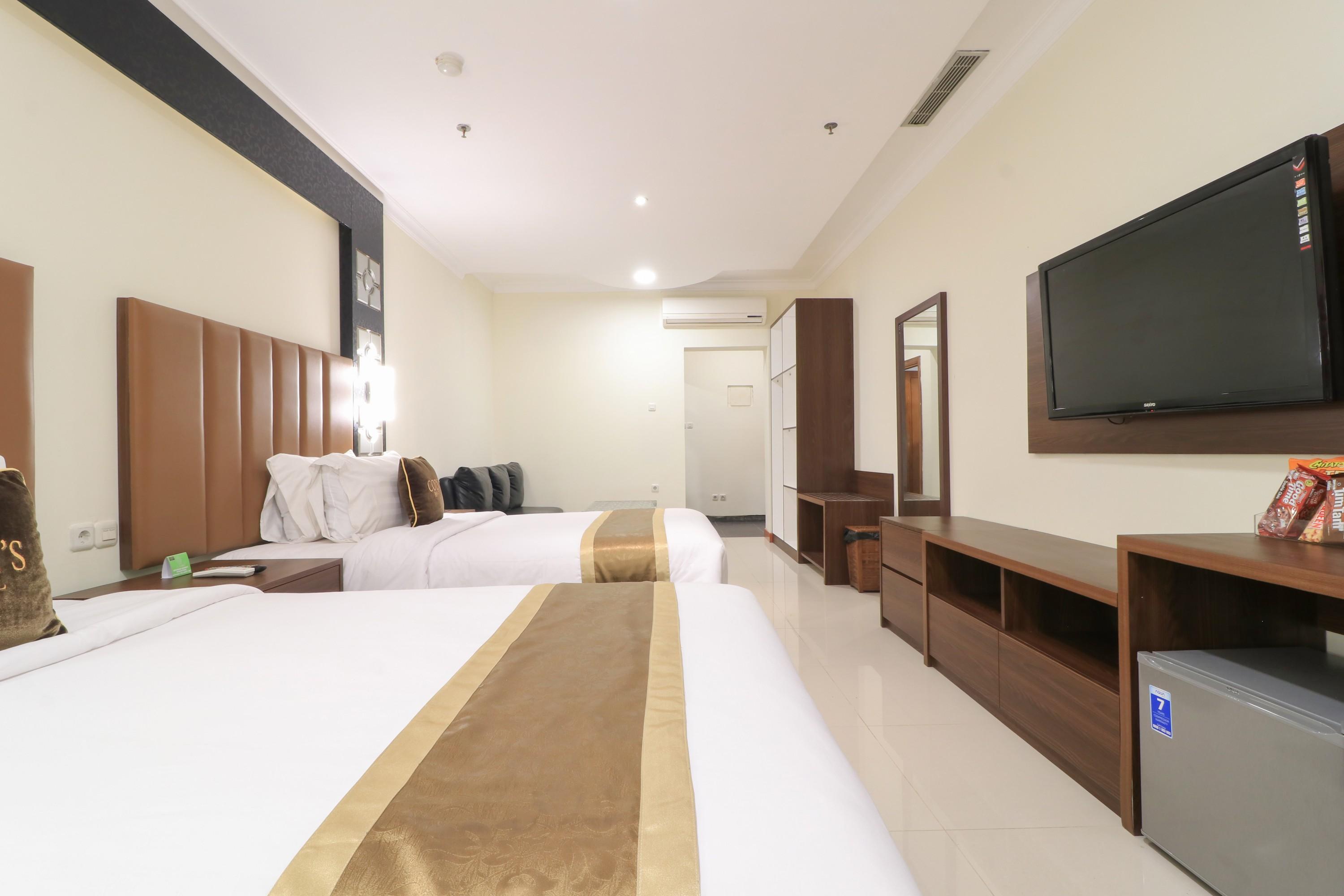 Coins Hotel Джакарта Экстерьер фото
