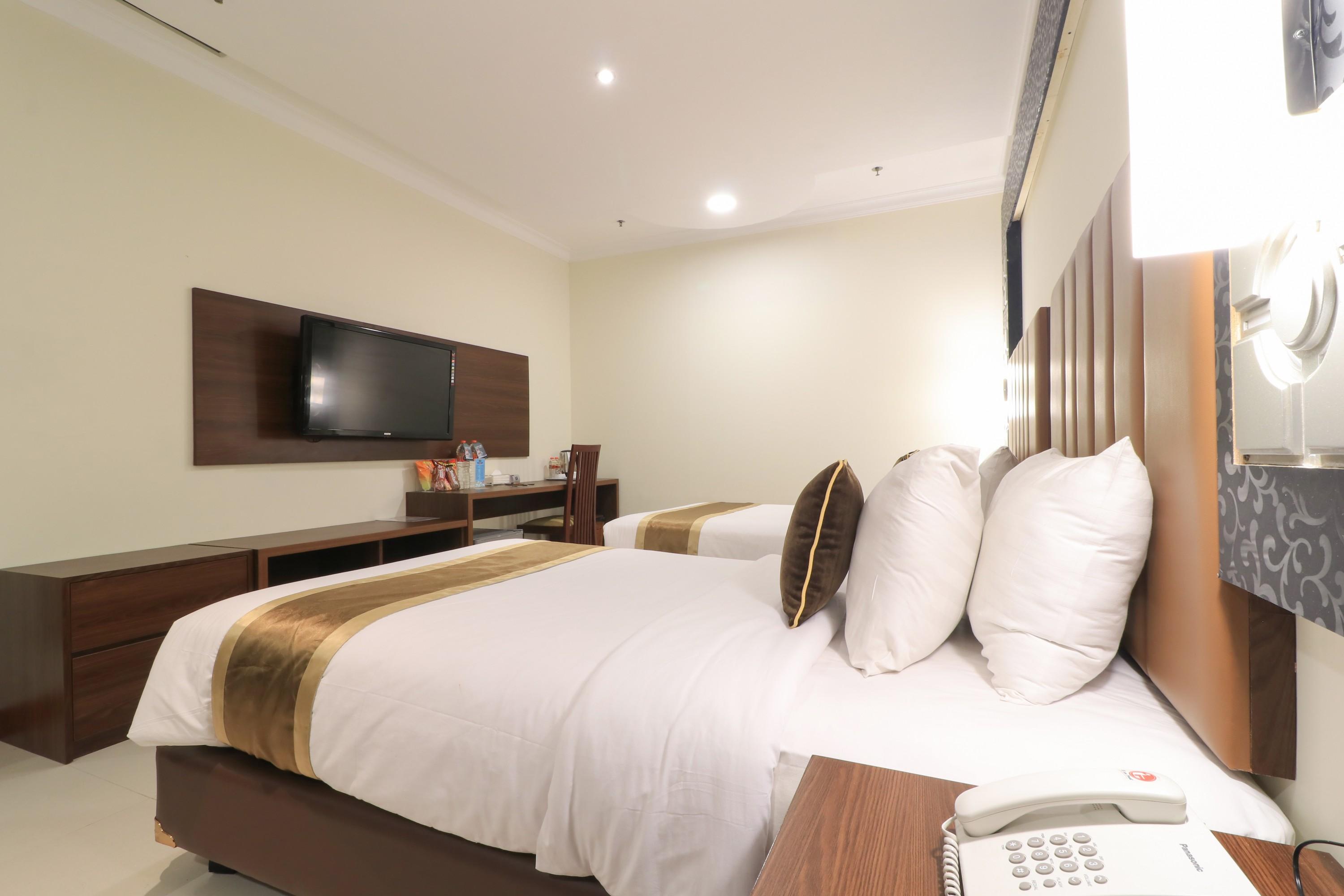 Coins Hotel Джакарта Экстерьер фото