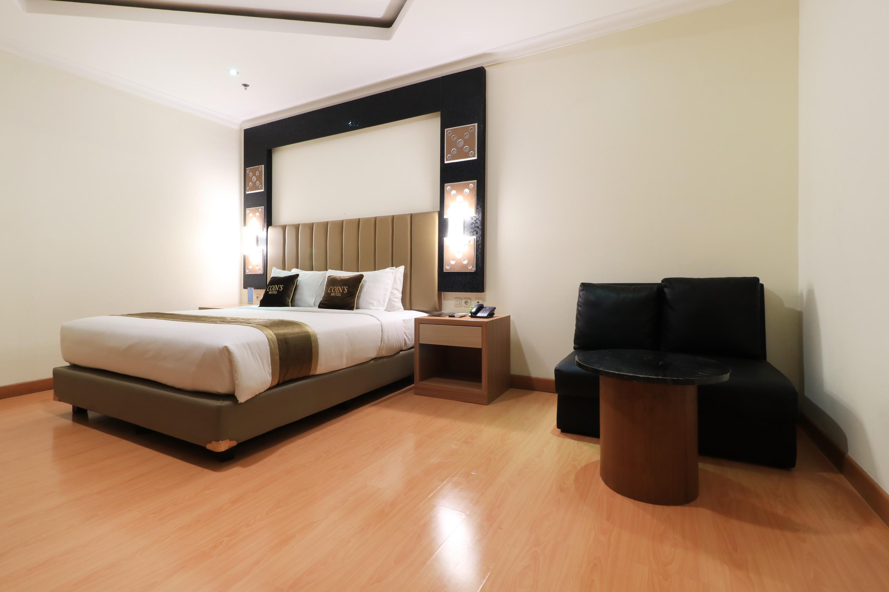 Coins Hotel Джакарта Экстерьер фото