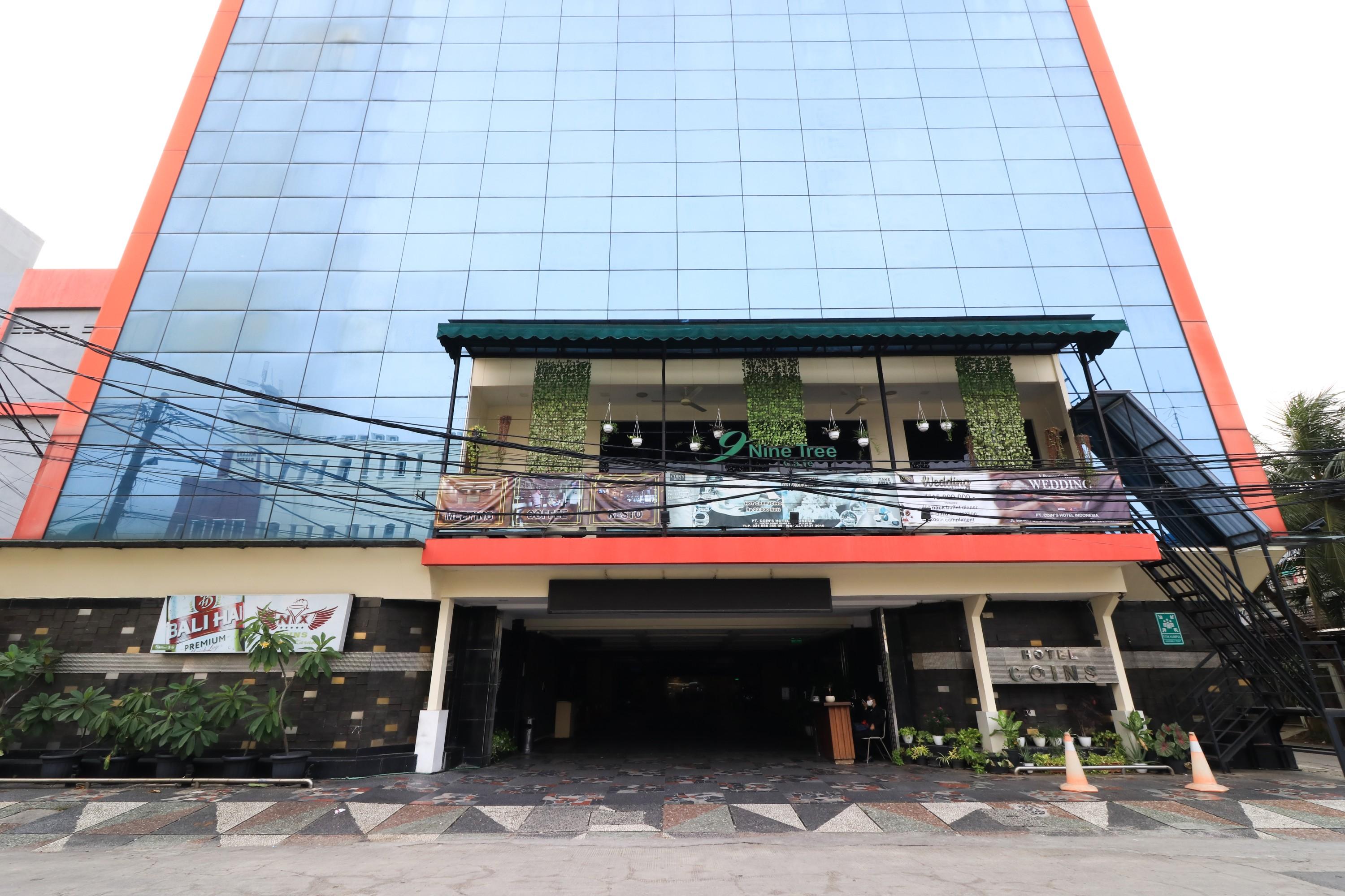 Coins Hotel Джакарта Экстерьер фото