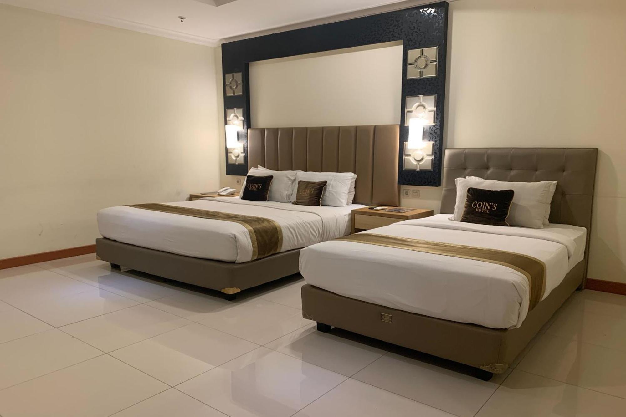 Coins Hotel Джакарта Экстерьер фото