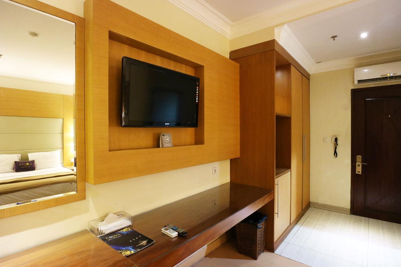 Coins Hotel Джакарта Экстерьер фото